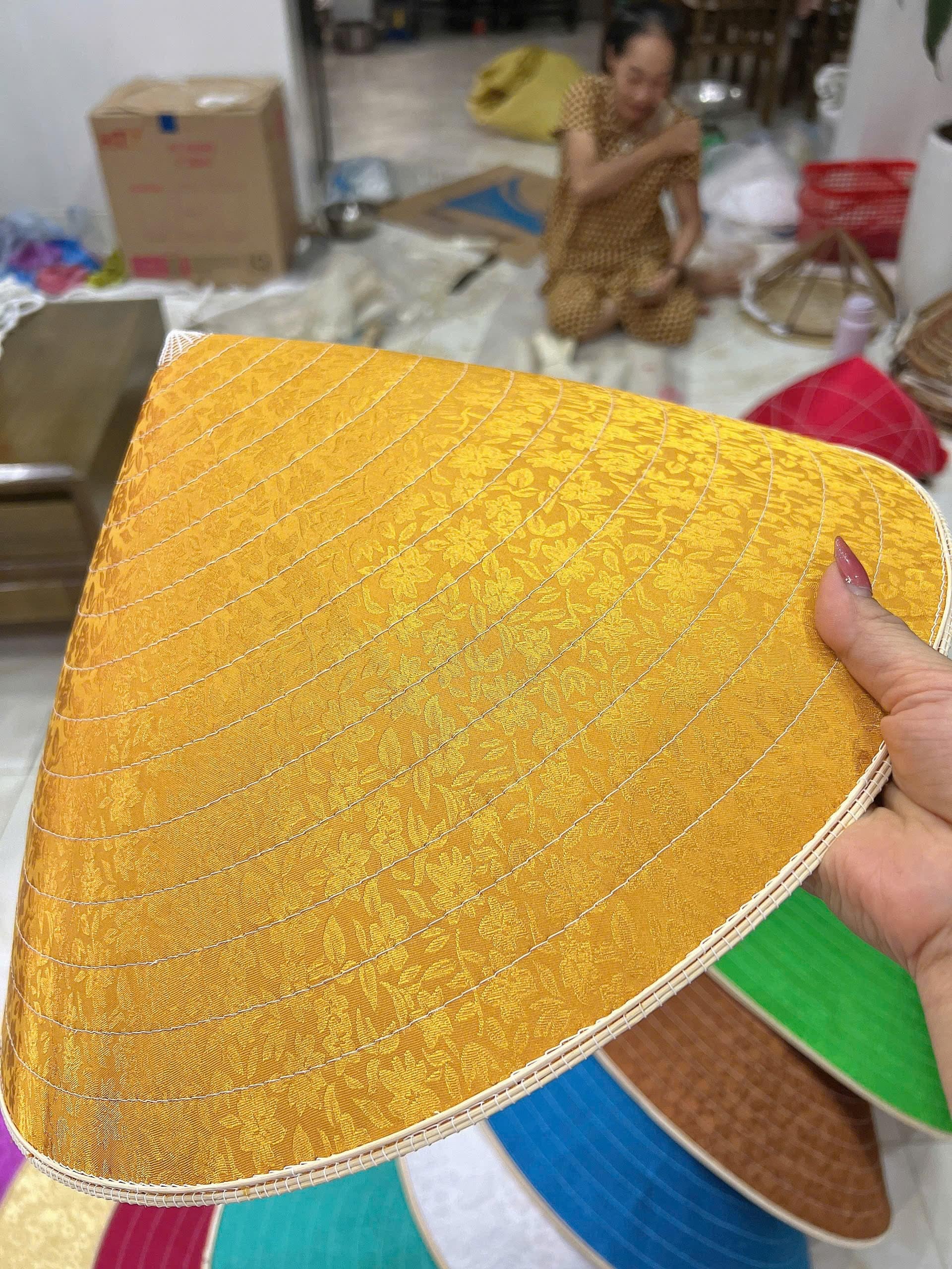 Nón lá làng Chuông - Bản thường - Màu vàng